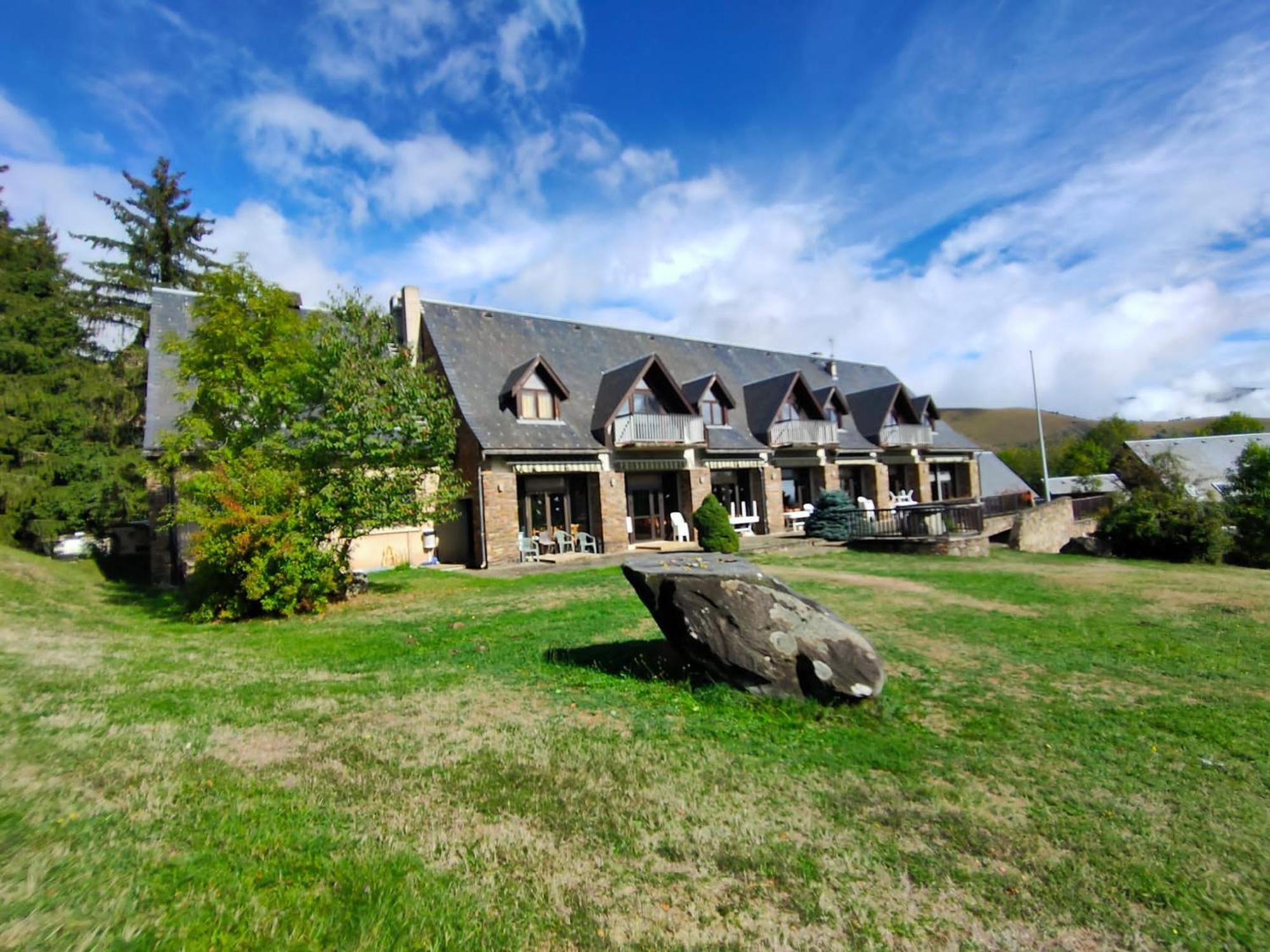 La Moraine Hotel Garin Buitenkant foto
