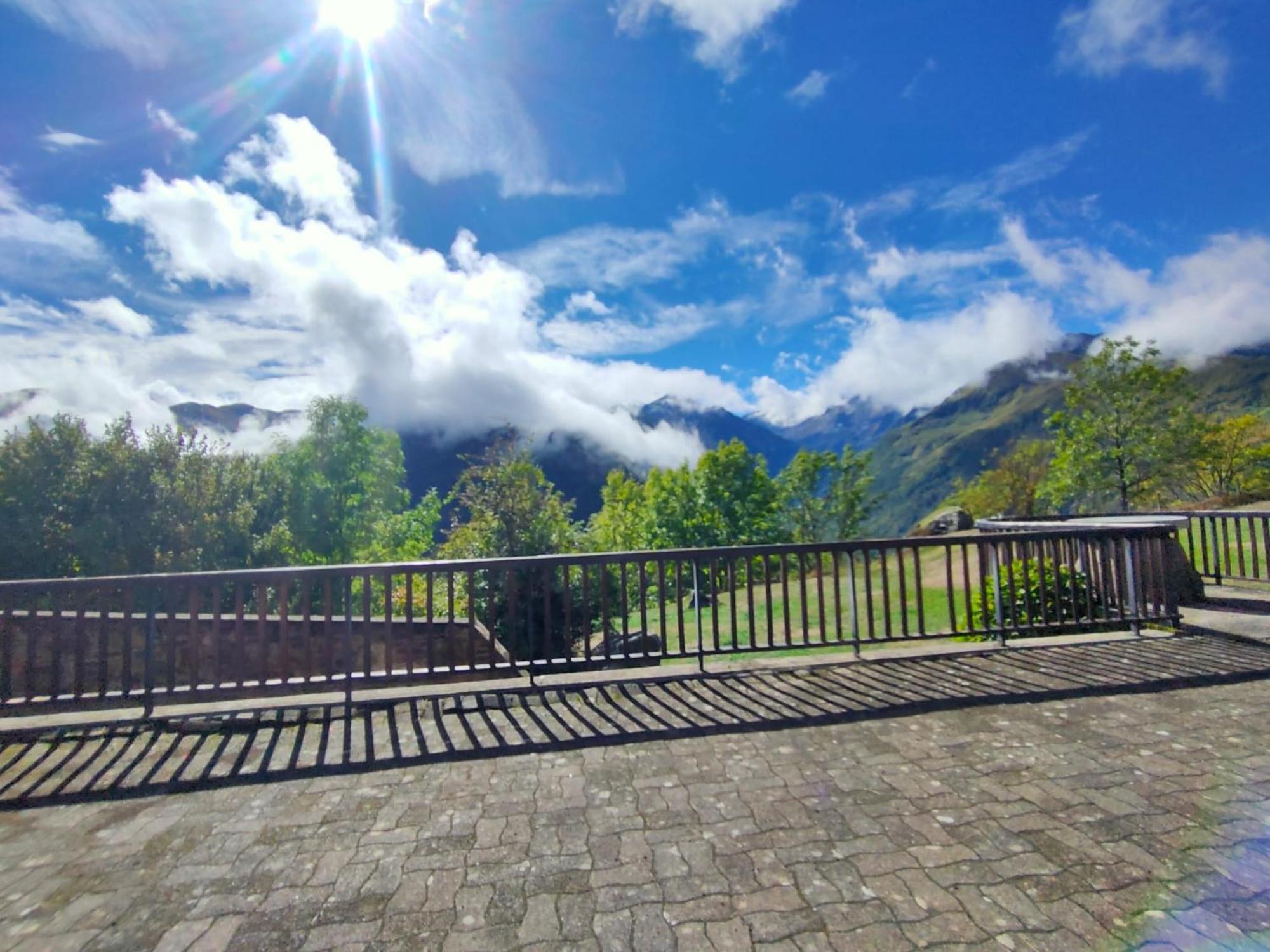 La Moraine Hotel Garin Buitenkant foto